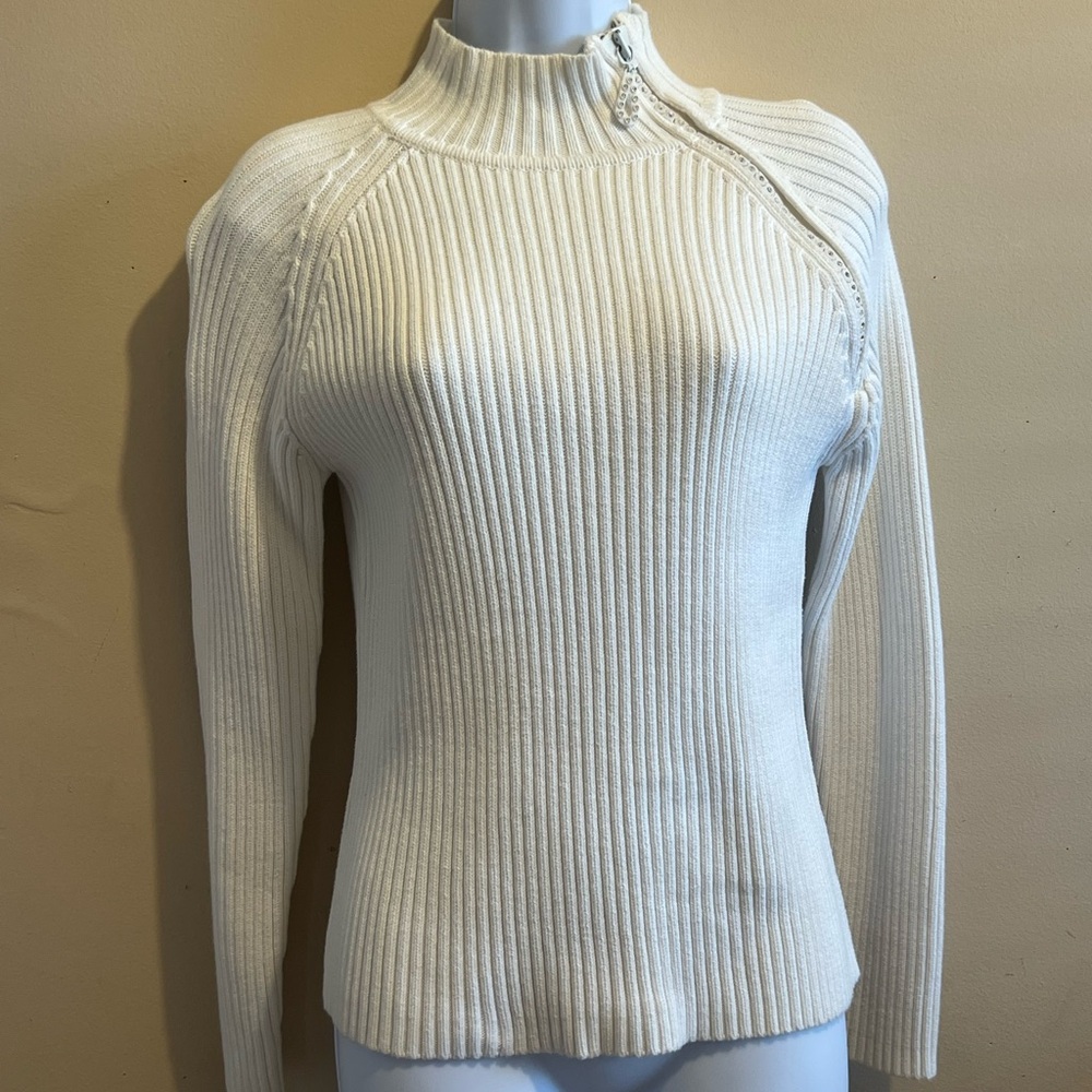 White Cowl Turtleneck Sweater with Ribbed Knit and Slim Fit